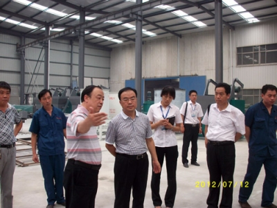 2012.7.12日李國忠教授到我公司參觀考察、指導(dǎo)工作